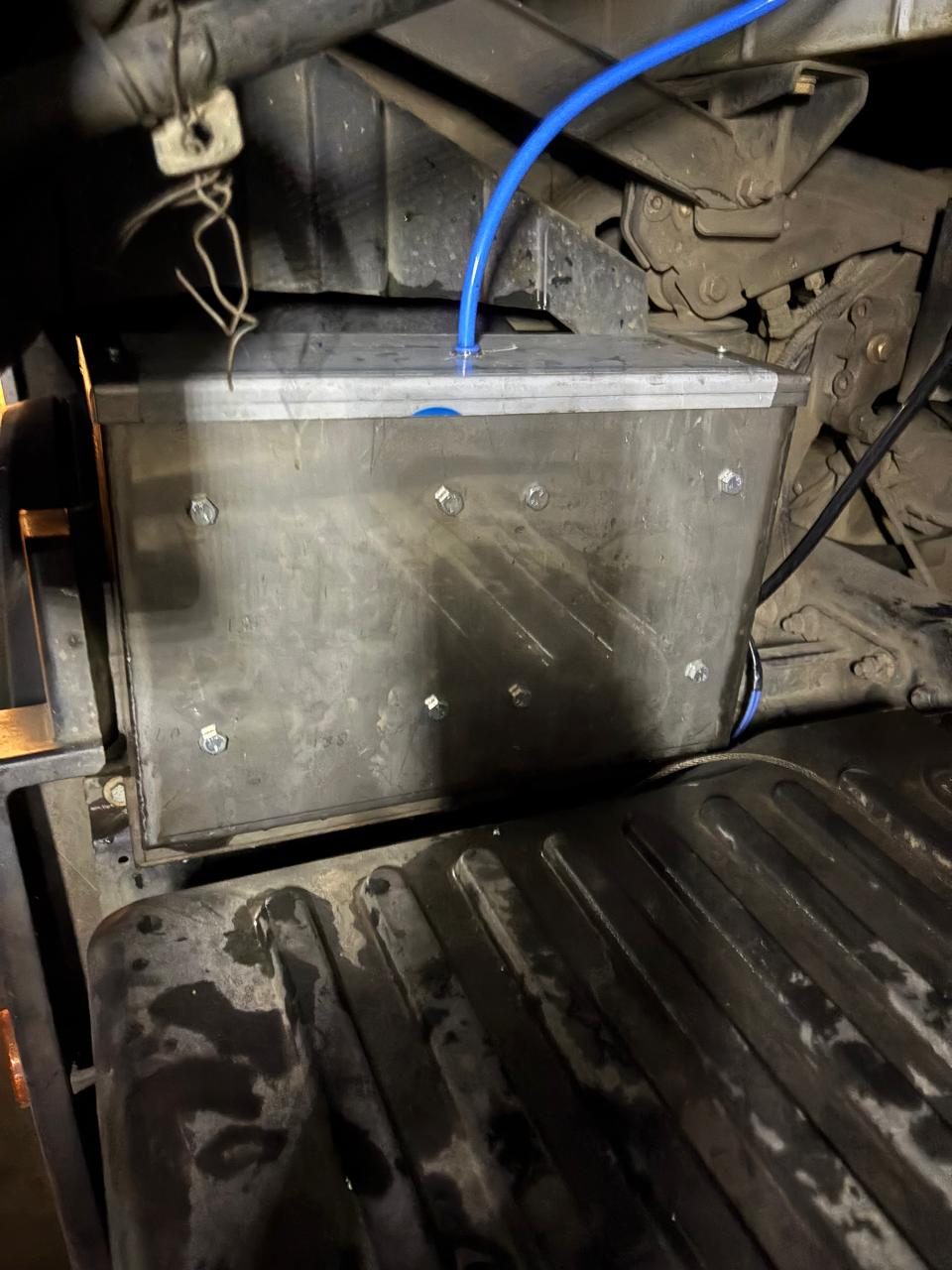 Hydroxi Version 0.1 compact unit fitted to the FAW J5N chassis